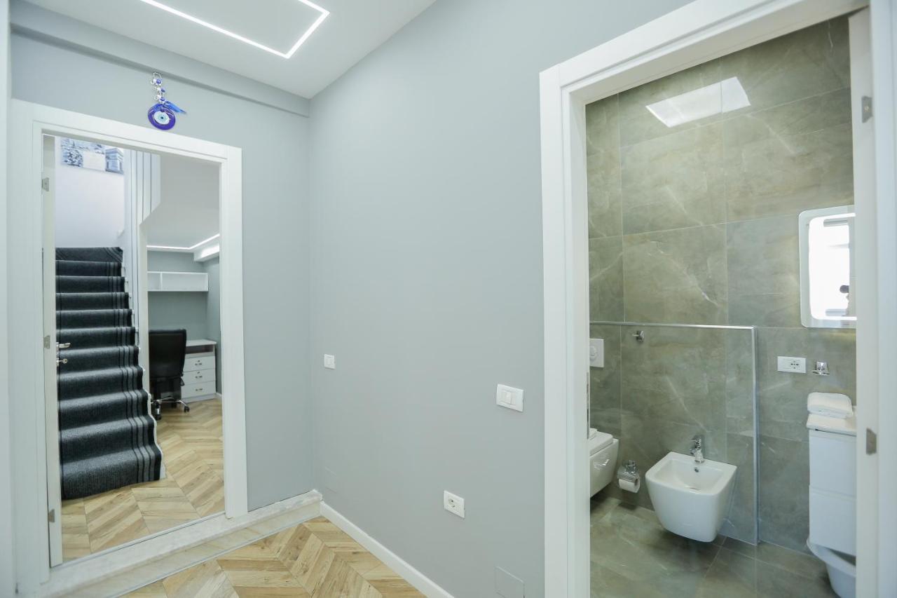 Miku Apartments-Luxury City View At Wilson Square Tirana Bagian luar foto