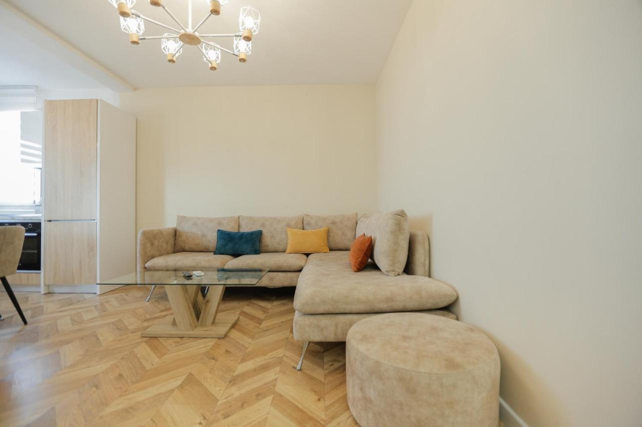 Miku Apartments-Luxury City View At Wilson Square Tirana Bagian luar foto