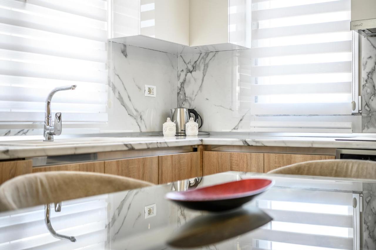 Miku Apartments-Luxury City View At Wilson Square Tirana Bagian luar foto