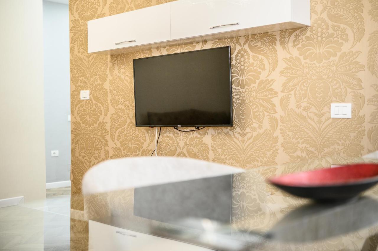 Miku Apartments-Luxury City View At Wilson Square Tirana Bagian luar foto