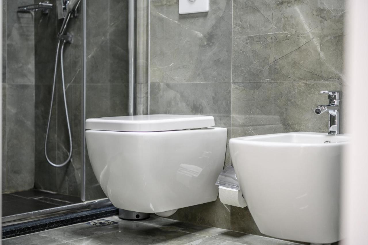 Miku Apartments-Luxury City View At Wilson Square Tirana Bagian luar foto
