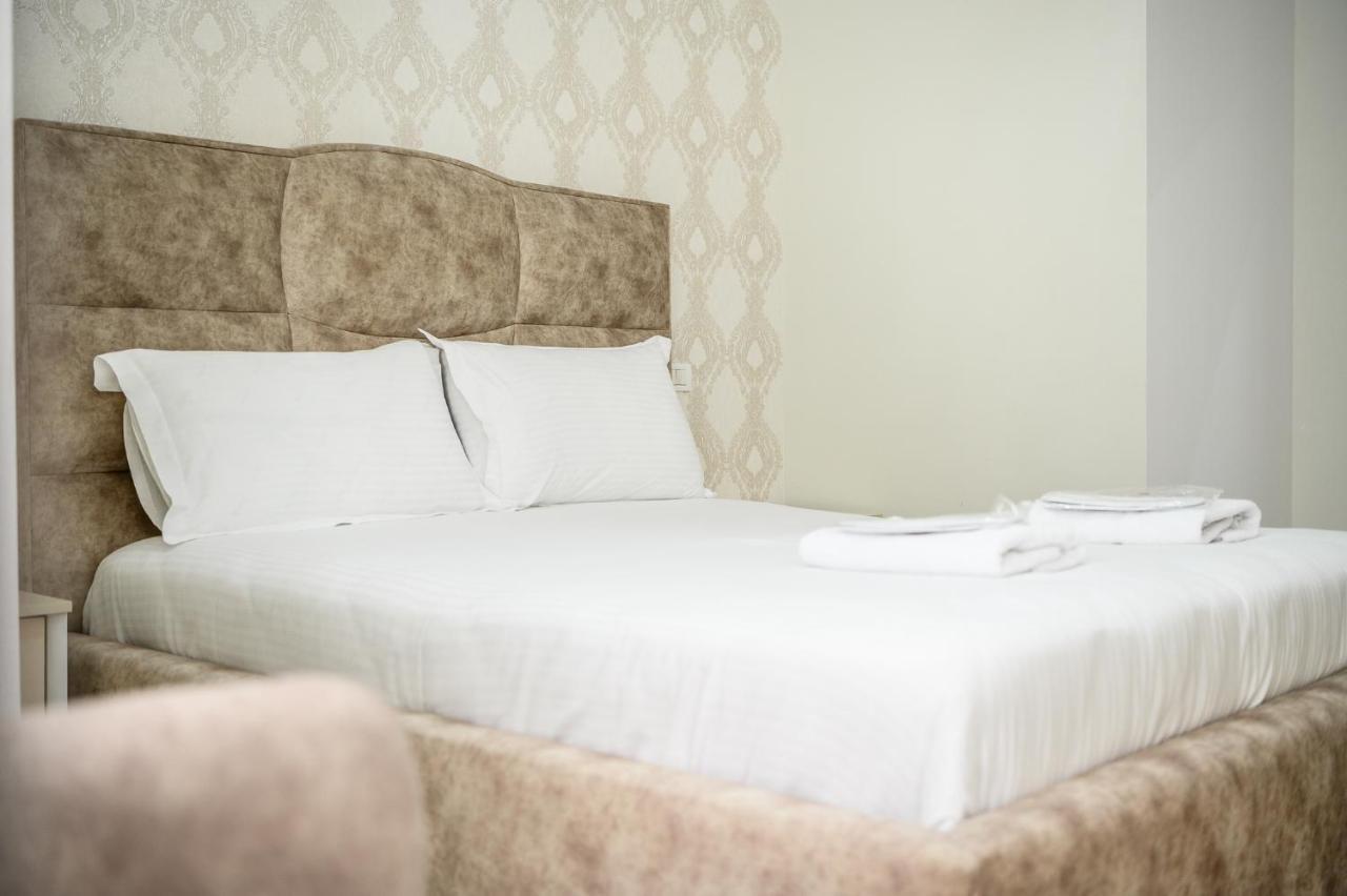 Miku Apartments-Luxury City View At Wilson Square Tirana Bagian luar foto